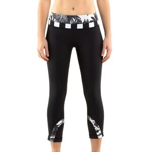 LULULEMON 🍋 Women’s Run: Inspire Crop II Black/White/Brisk Bloom/Stripe Size 6